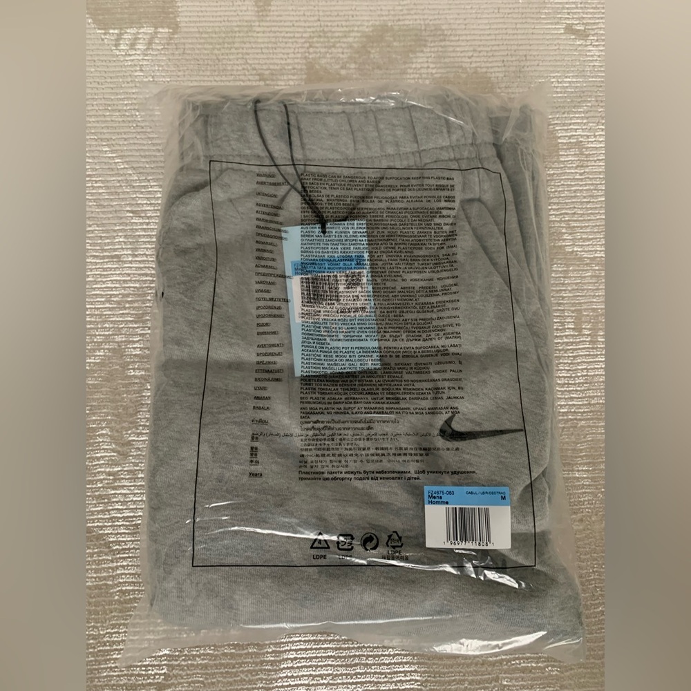 NEW Nike x NOCTA Men’s Fleece CS Open Hem Sweatpant Size MEDIUM Dark Grey Pants - Picture 7 of 7
